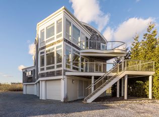 1076 Fairfield Beach Rd, Fairfield, CT 06824