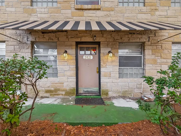 2021 Southgate Blvd #6 — Photo 6