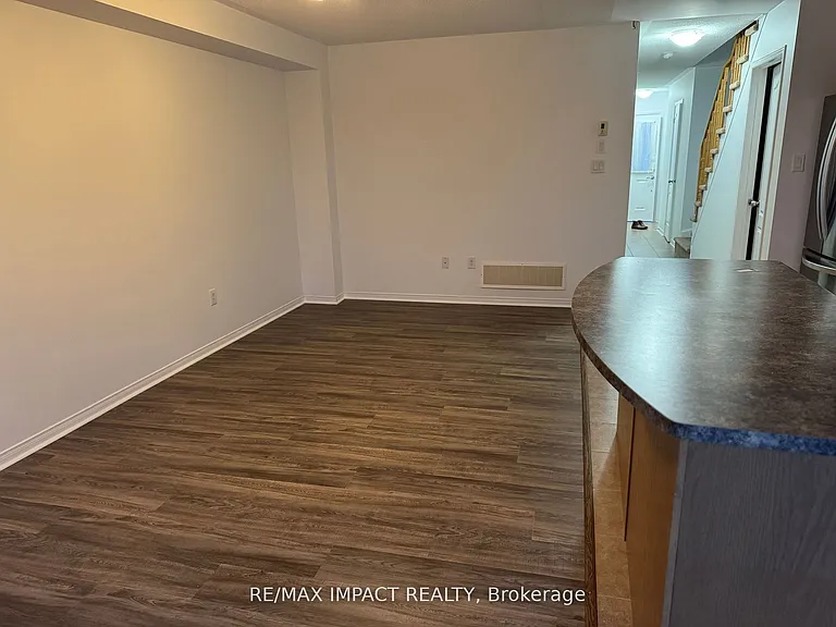 1384 W Rennie St — Photo 6