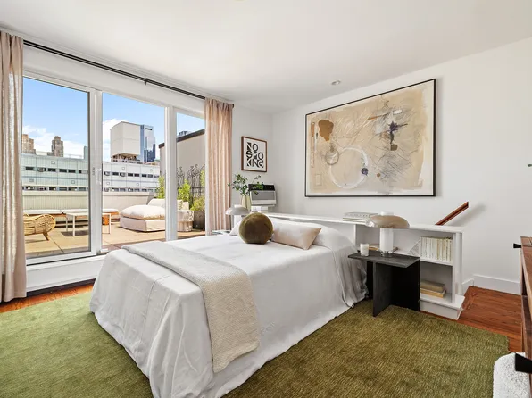 424 West 49th Street image 9 of 11