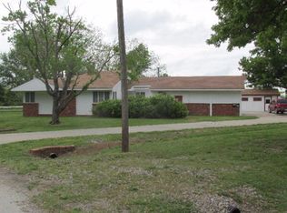 310 W View St, Arma, KS 66712