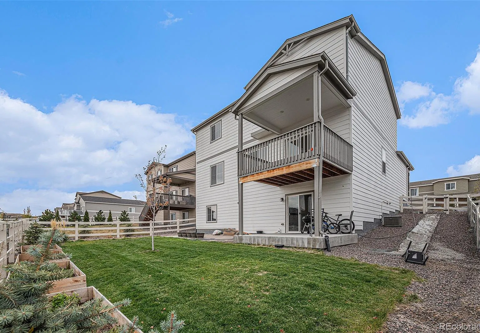 4 bed, 3.0 bath, 2457 sqft, $3,500 — Photo 3