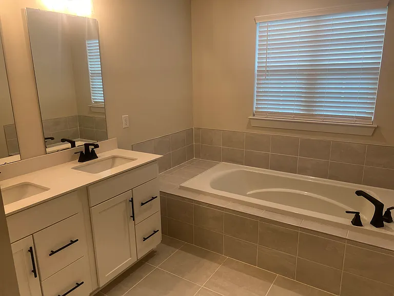 932 Green Valley — Photo 17