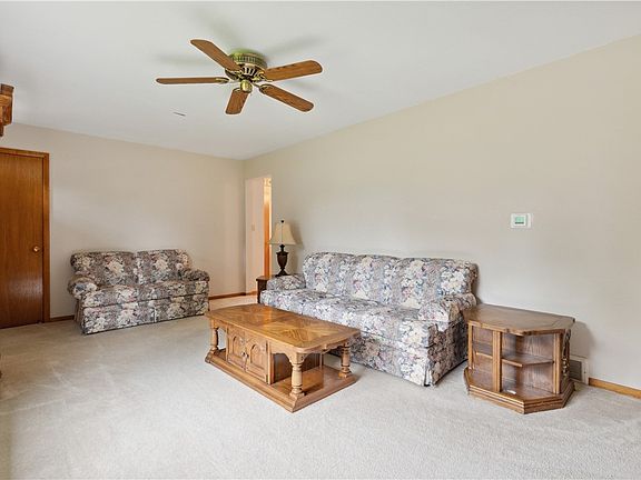4th image of 1011 E Franklin Ave