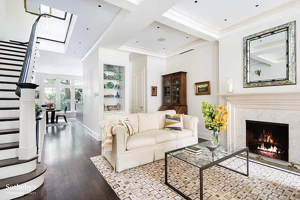 Sold by Sotheby's International Realty | media 2