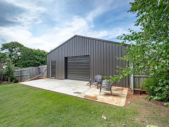 2nd image of 2708 Eagle Lake Dr