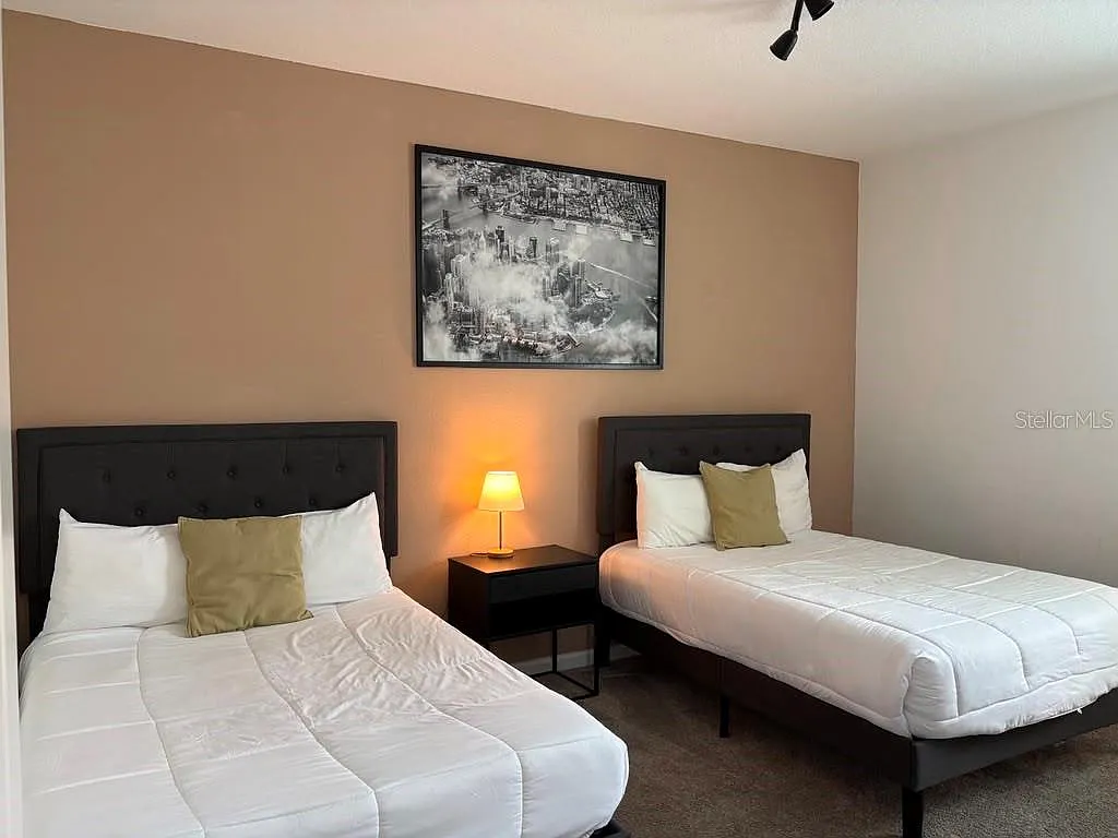 3 bed, 2.0 bath, 1787 sqft, $2,350 — Photo 4