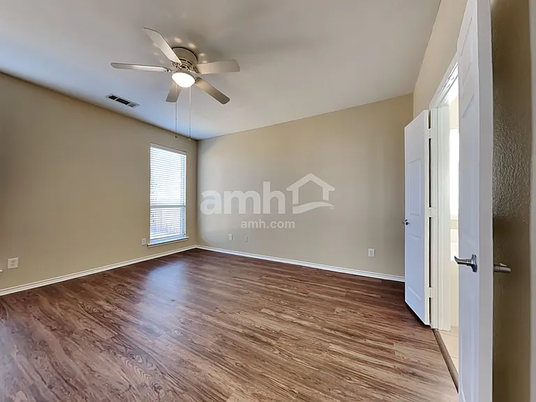 86 N Highland Dr — Photo 10