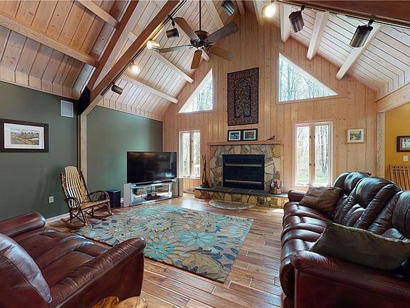 5th image of 13155 Meadowwood Dr