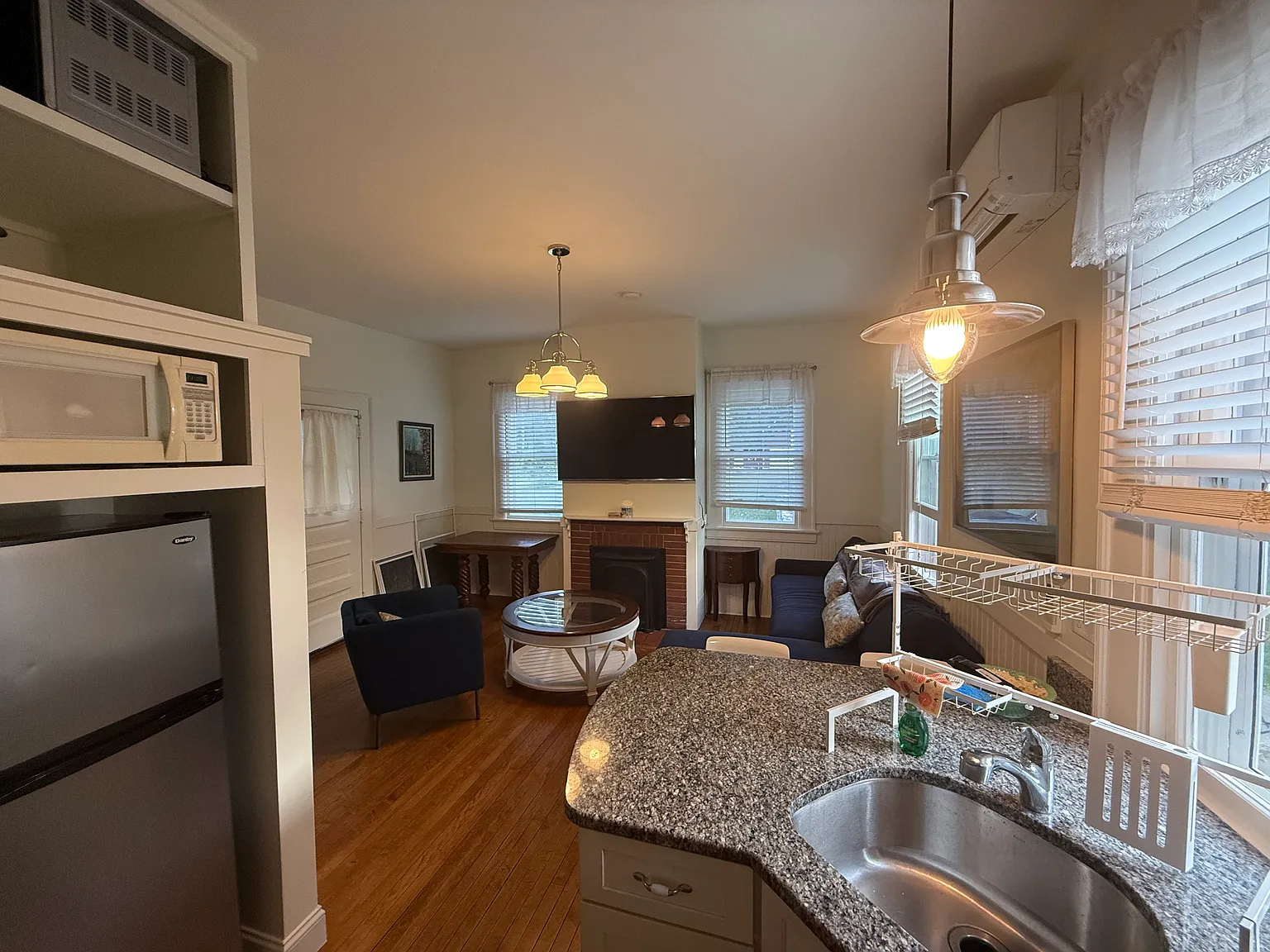 1 bed, 750 sqft, $2,000 — Photo 4