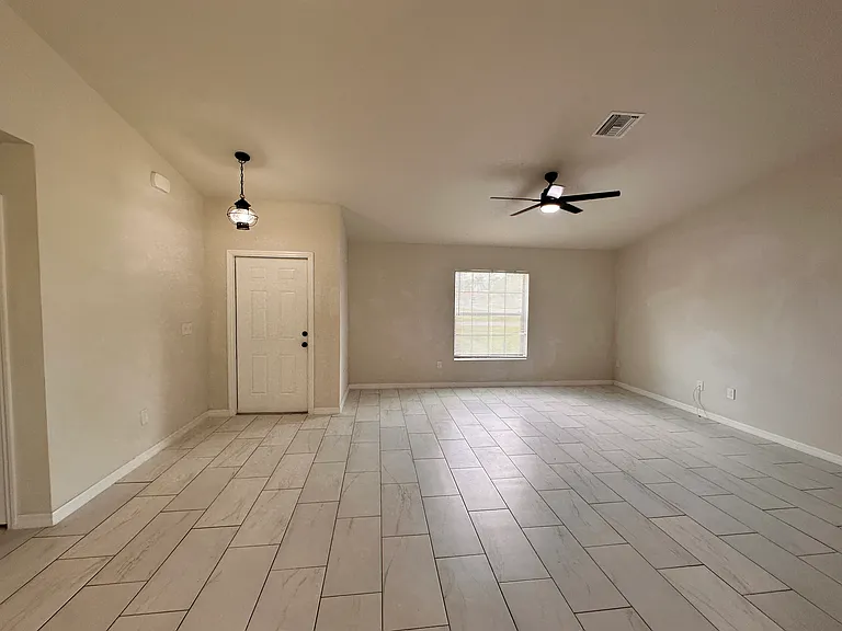 913 NE 13th Ave — Photo 10