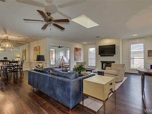 4th image of 1726 Hollow Ln