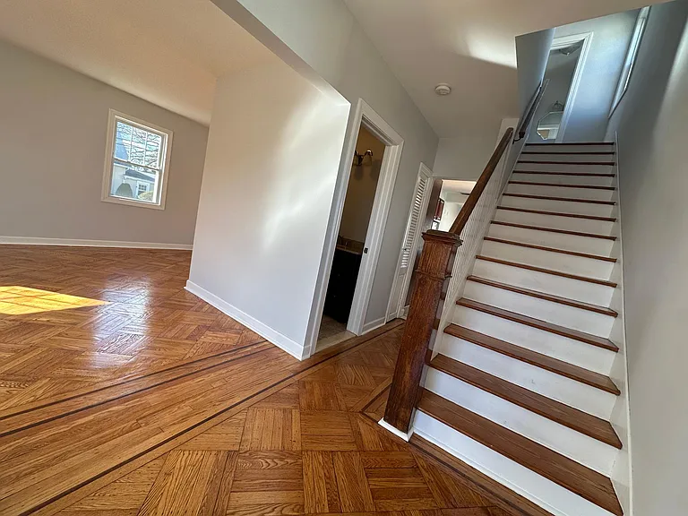 300 New Jersey Ave — Photo 3