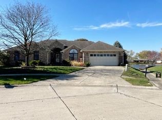 48 Patriot Ct, Greenfield, IN 46140