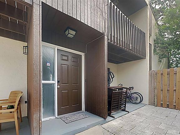 2nd image of 2661 Crown Ct #2661