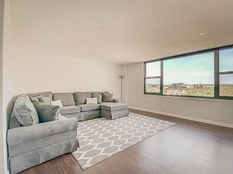 4600 Duke St #1205 — Photo 4