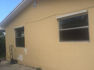 209 NE 4th St, Hallandale Beach, FL 33009