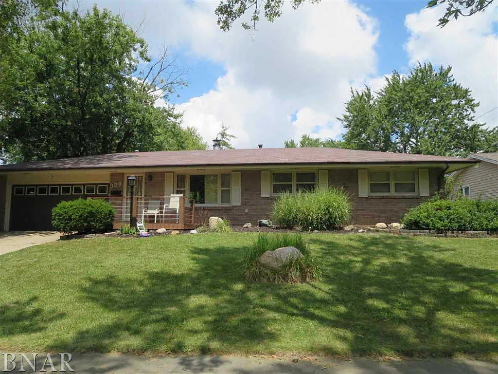 324 Garfield Dr photo 1