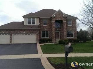 834 Hathaway Ct, North Aurora, IL 60542