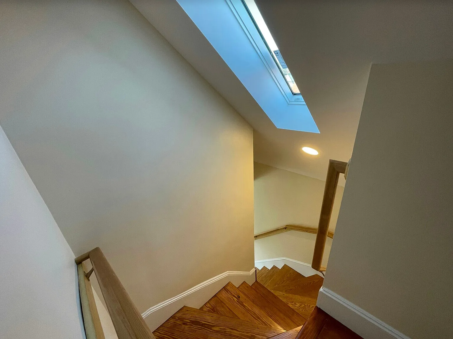4 bed, 9999 sqft, $5,600 — Photo 3