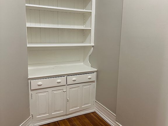 2nd image of 149 Vernon Ave #4