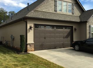 806 Shandwick Dr, Greer, SC 29650