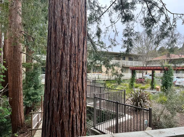 Redwood Creek Apartments