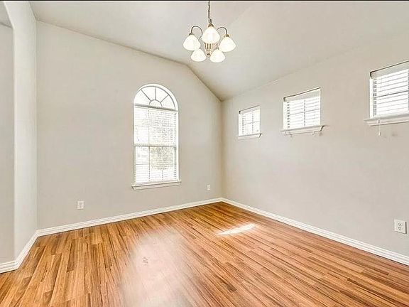 4th image of 1226 Pine Forest Dr