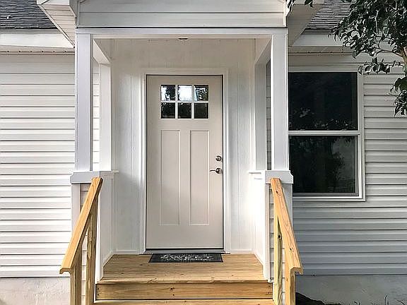 Side porch