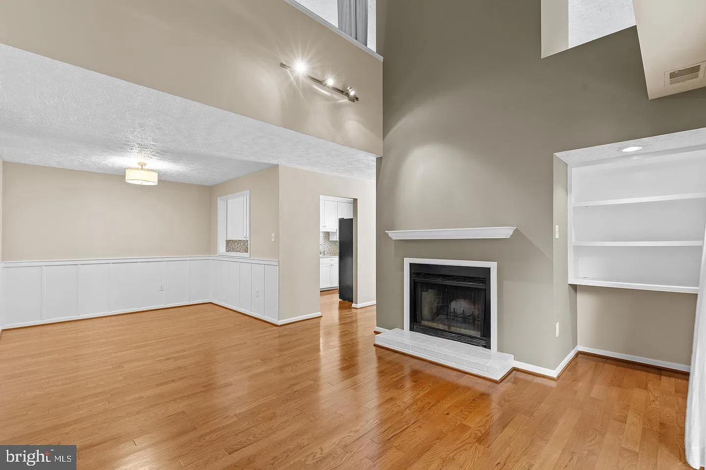 The Oakton Condo — Photo 2