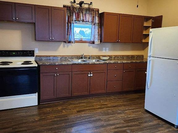 3rd image of 1031 6th St #1