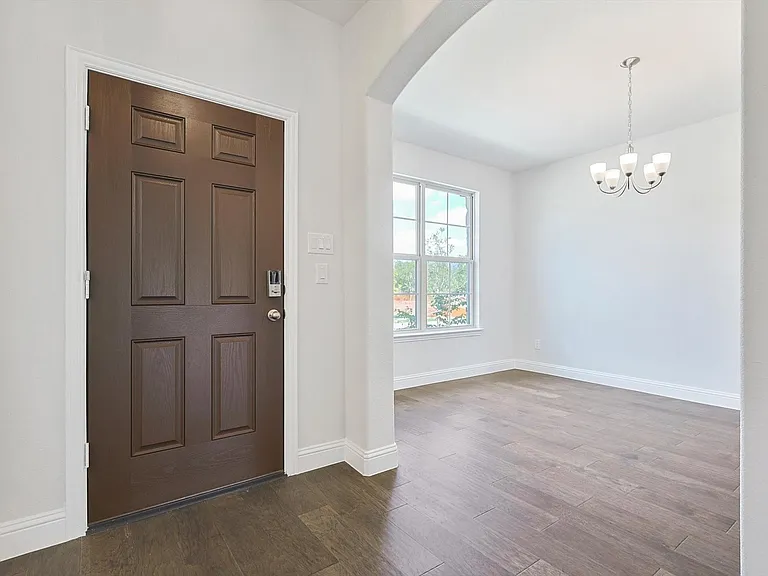 1752 Blakely Pl — Photo 2