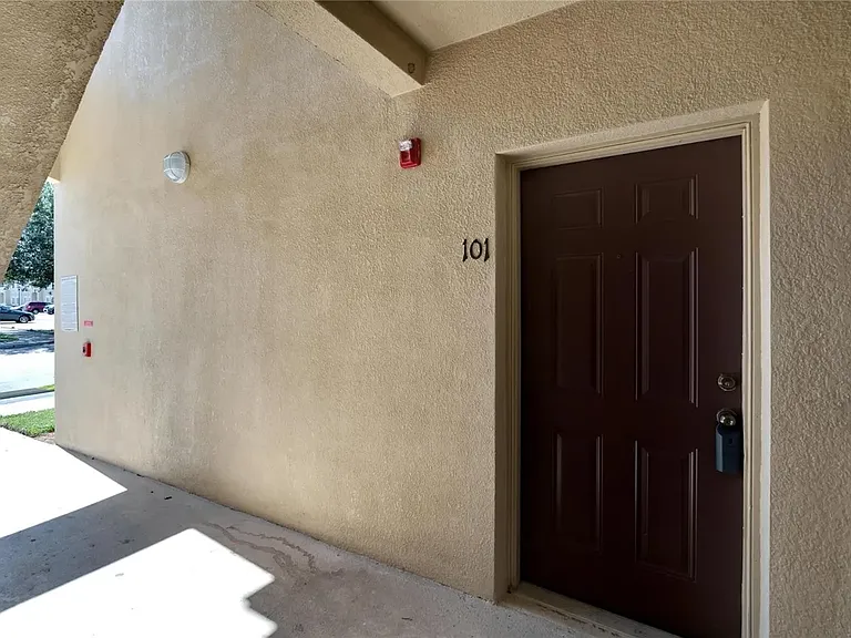 6421 Cypressdale Dr #101 — Photo 2