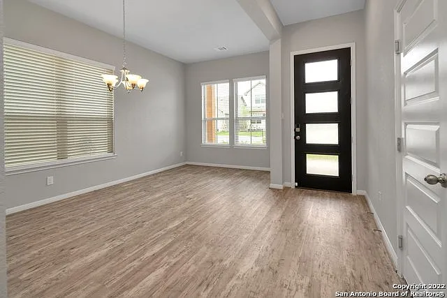3 bed, 2.0 bath, 1821 sqft, $1,950 — Photo 3