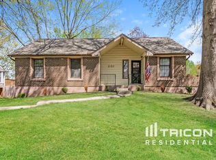 201 SE Princeton Pl, Blue Springs, MO 64014