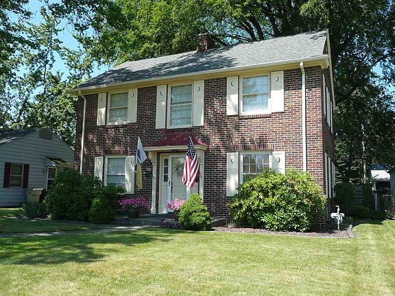 3rd image of 125 N Ironwood Dr