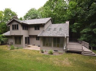 111 Forest View Dr, Slinger, WI 53086