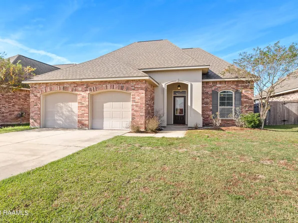 102 Cascade Water Ln, Broussard, LA 70518