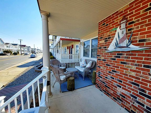 3rd image of 4316 Asbury Ave Unit 1
