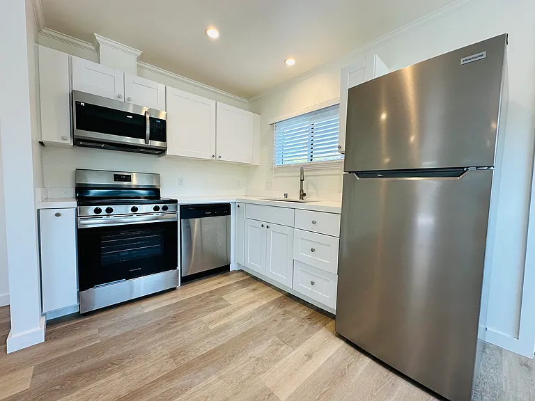 46 Ocean View Ave #C — Photo 9