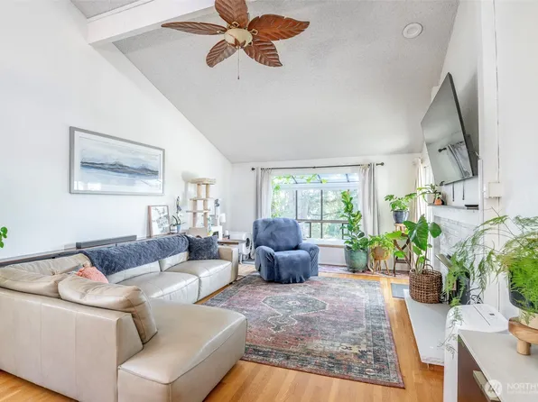 15266 Sunwood Boulevard #D31, Tukwila, WA 98188