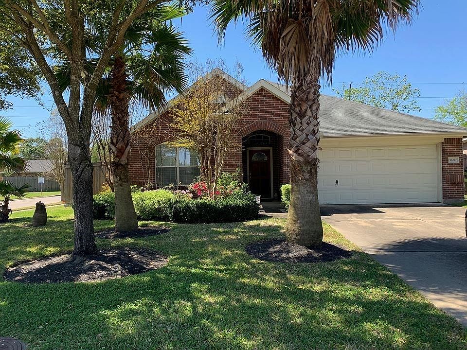 1st image of 16227 Saxon Hollow Ln