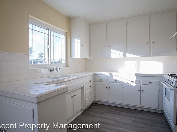 3rd image of 110 W Renette Ave APT 10