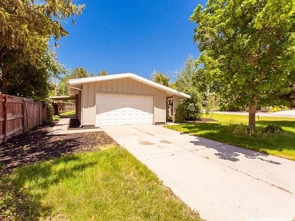 5th image of 1843 E Southmoor Dr