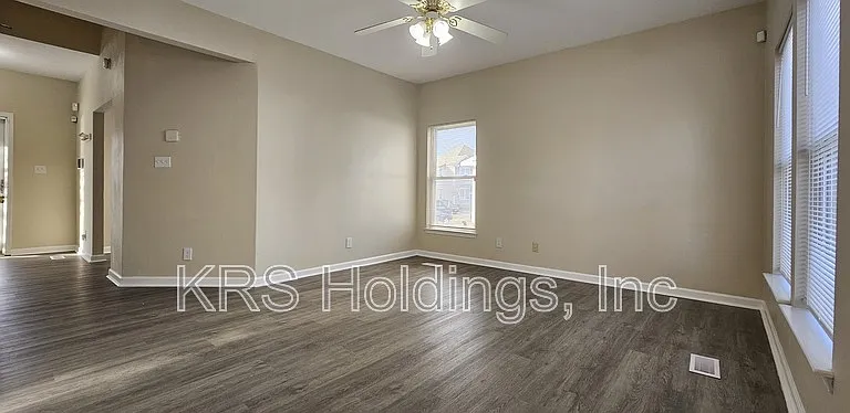 820 Maltby Cres — Photo 14