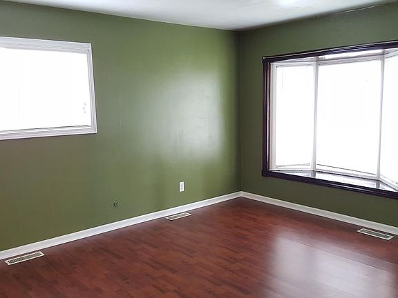 5th image of 31025 Fernwood St