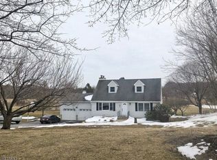 3 Southfield Dr, Sussex, NJ 07461