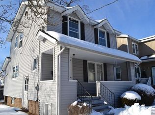 30 Dick St, Bergenfield, NJ 07621