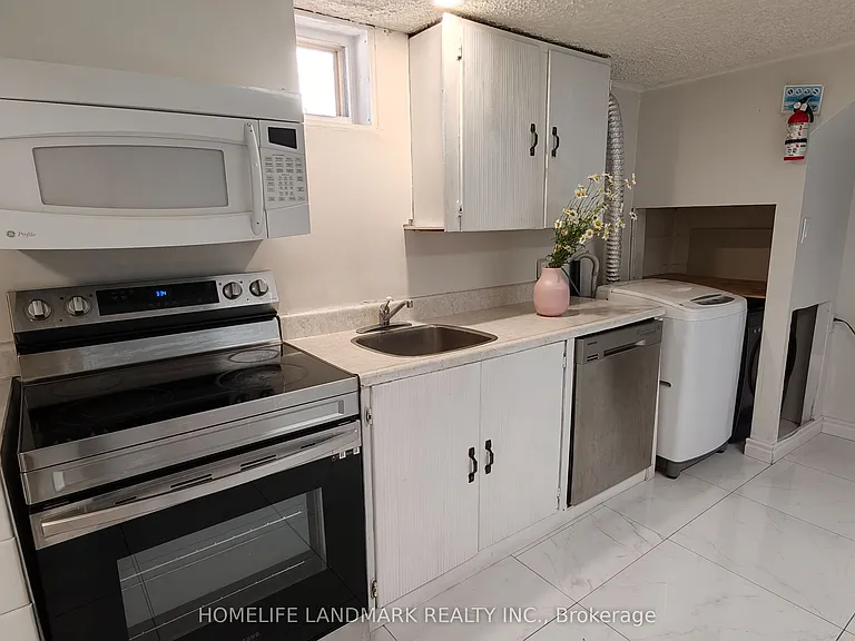 385 Marybay Cres #1 — Photo 7