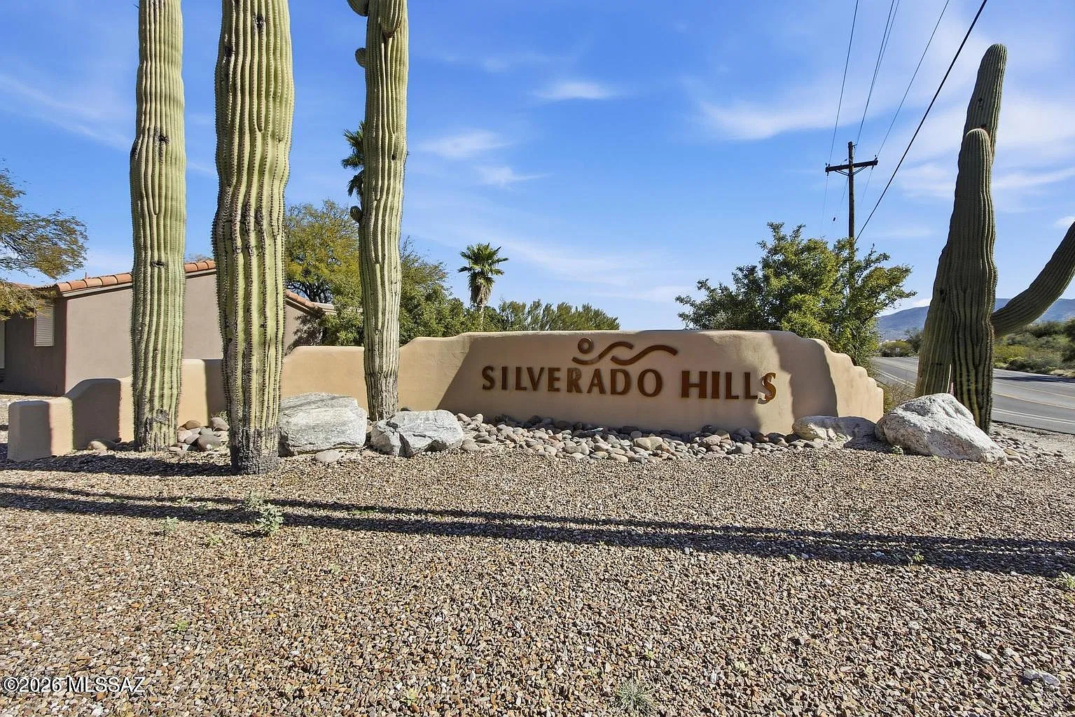3 bed, 2.0 bath, 1703 sqft, $2,800 — Photo 2
